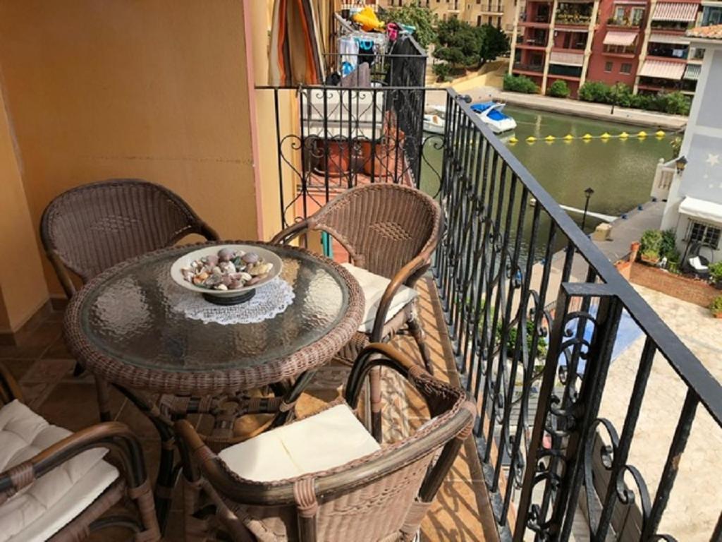 Valencia, Ideally Located 3Bed-2Bath Apart.Few Mints Walk From Beach,Pool,Shop. Port Saplaya Eksteriør billede