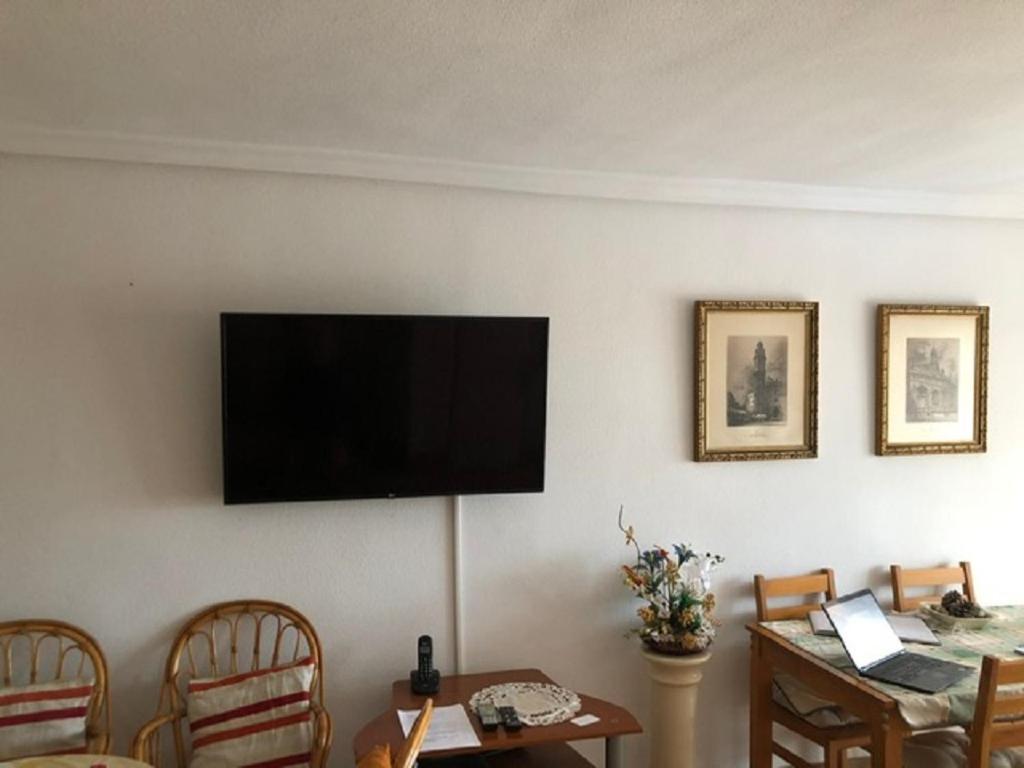 Valencia, Ideally Located 3Bed-2Bath Apart.Few Mints Walk From Beach,Pool,Shop. Port Saplaya Eksteriør billede