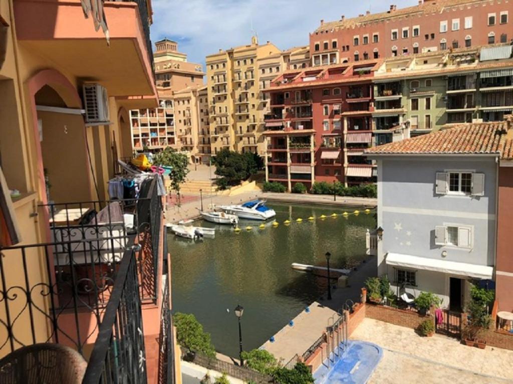 Valencia, Ideally Located 3Bed-2Bath Apart.Few Mints Walk From Beach,Pool,Shop. Port Saplaya Eksteriør billede